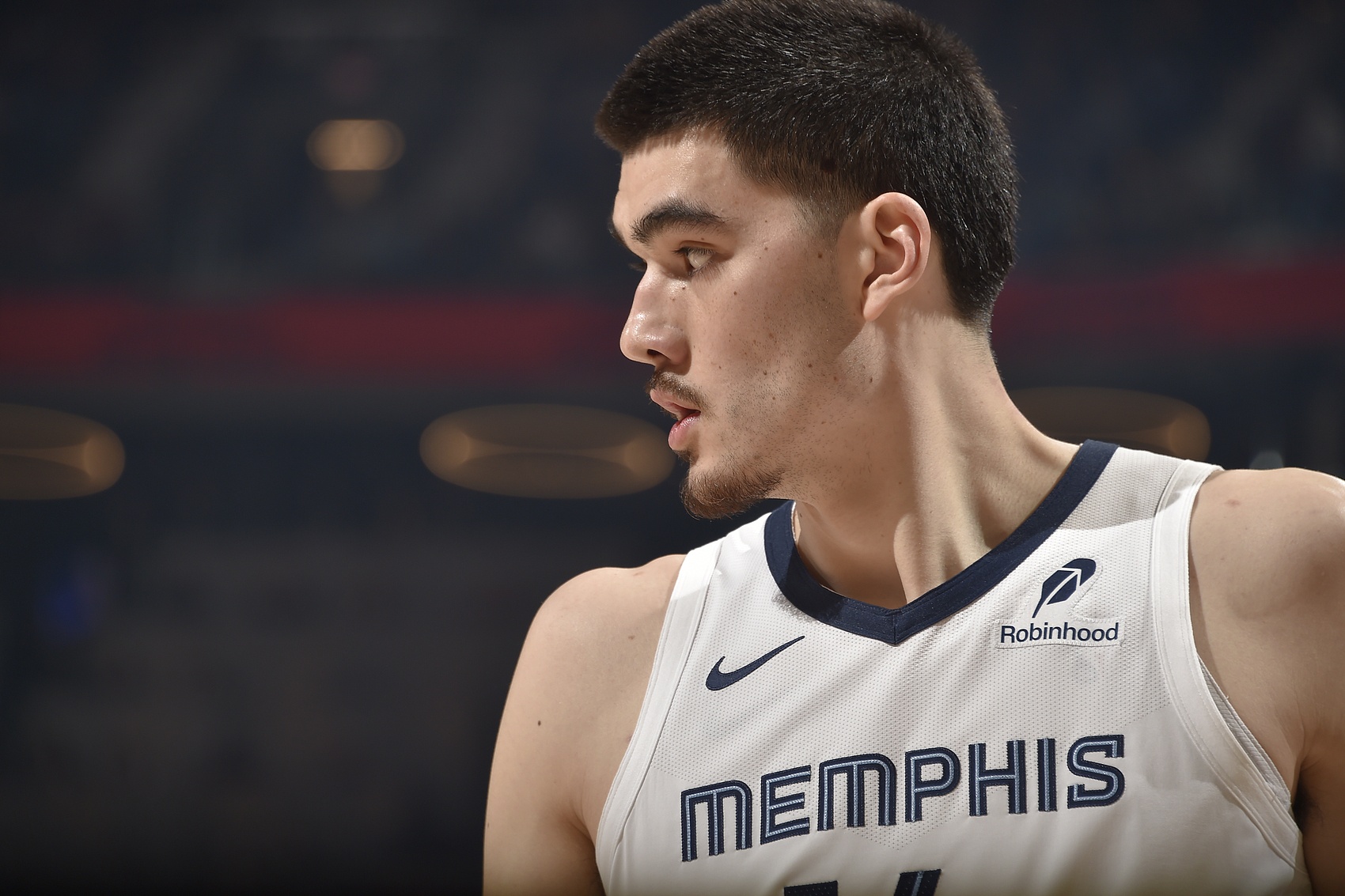 旺财28官方平台-6犯离场！埃迪11中5拿到12分10板3助 6失误