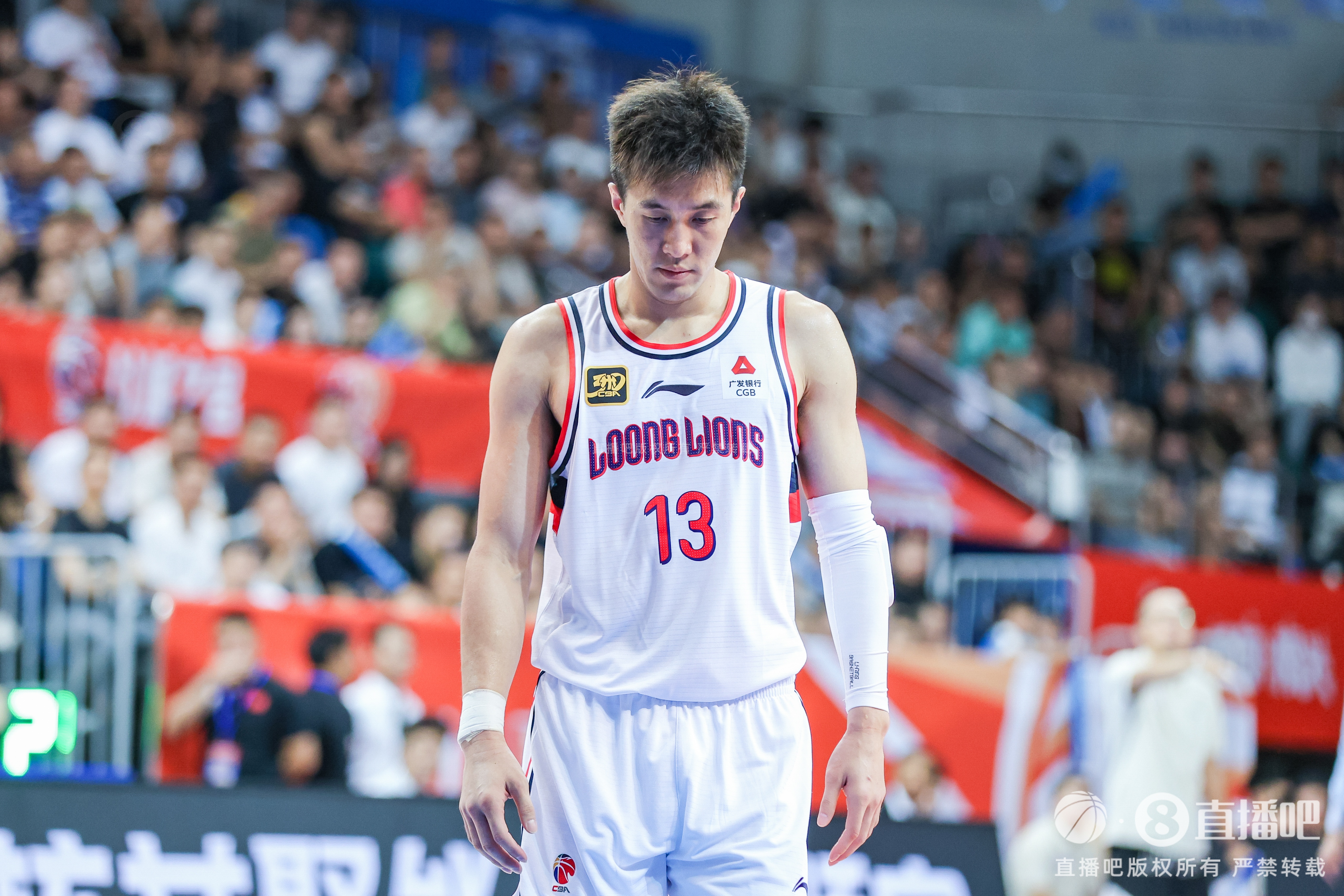 旺财28官方平台-前交叉韧带断了！郭艾伦此前遭遇过严重腿部拉伤、腹股沟拉伤